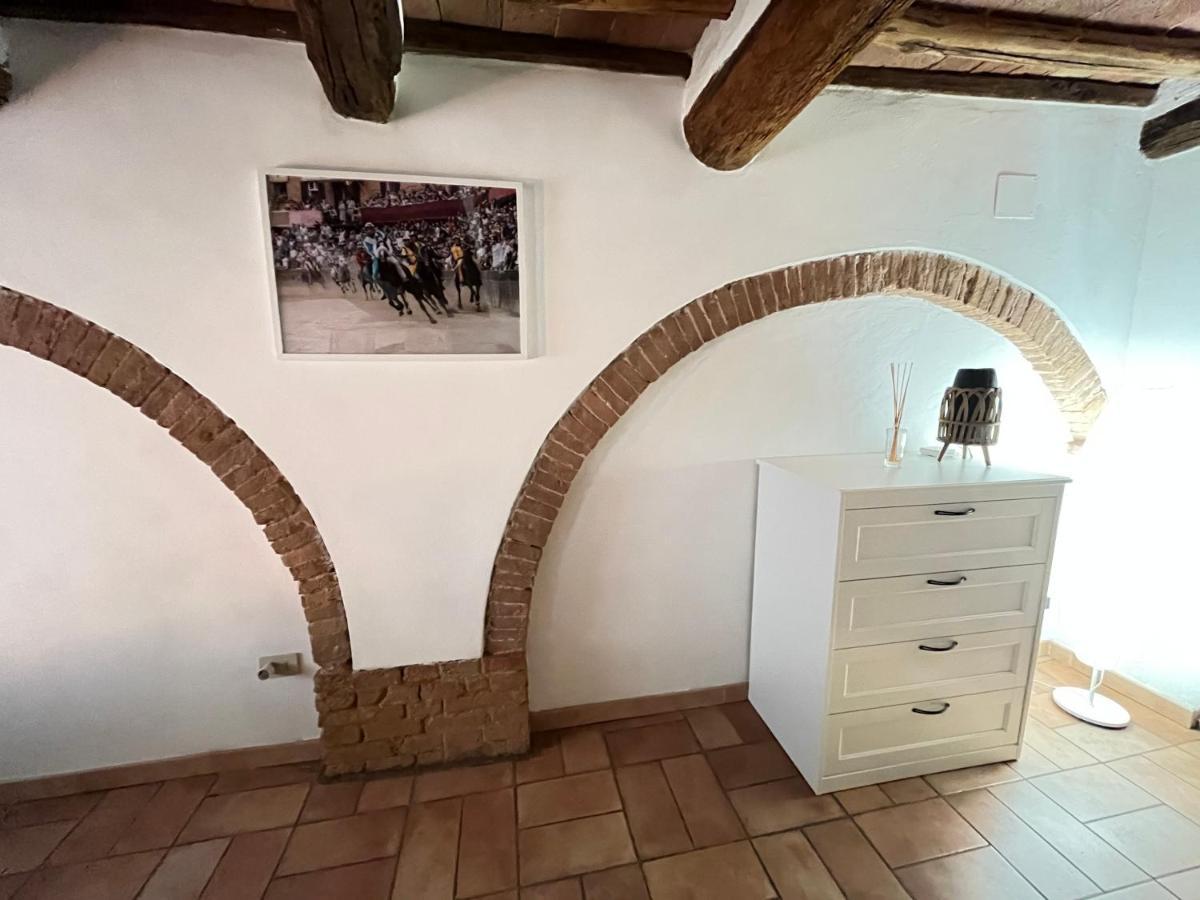 Gli Archi Nel Cuore Di Siena Exteriör bild